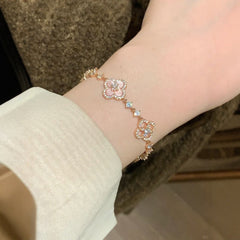 ピンク貝殻×四つ葉クローバーの幸運ブレスレット