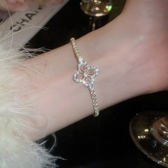 キラキラ! ピンクダイヤモンドの花のブレスレット